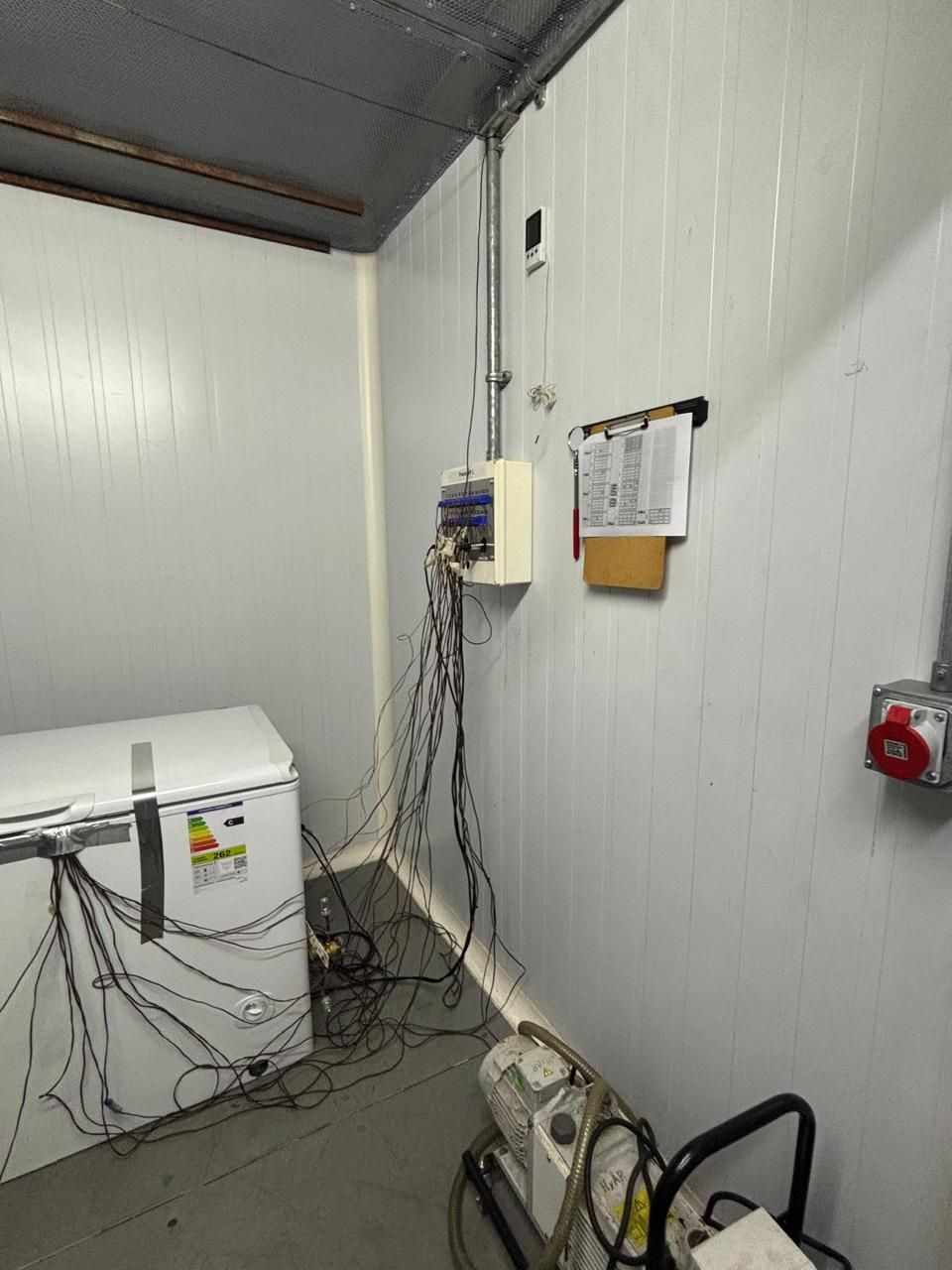 Instalación eléctrica y de control en cámara frigorífica