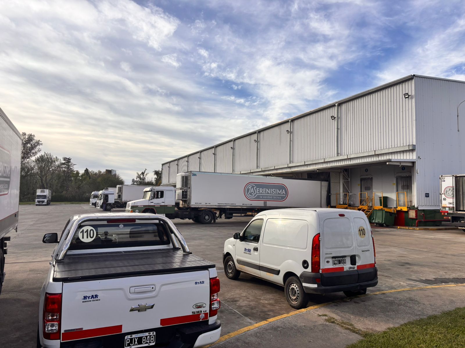 Vehículo de servicio técnico de HyAR en planta de La Serenísima